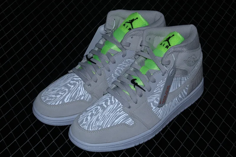 All Categories Air Jordan Jordan Series Basketball Shoes Air Jordan 1 Mid Differentiated Versions Air Jordan 1 Mid AJ1 Joe 1 Sea Salt Fluorescent Green CV3018-001